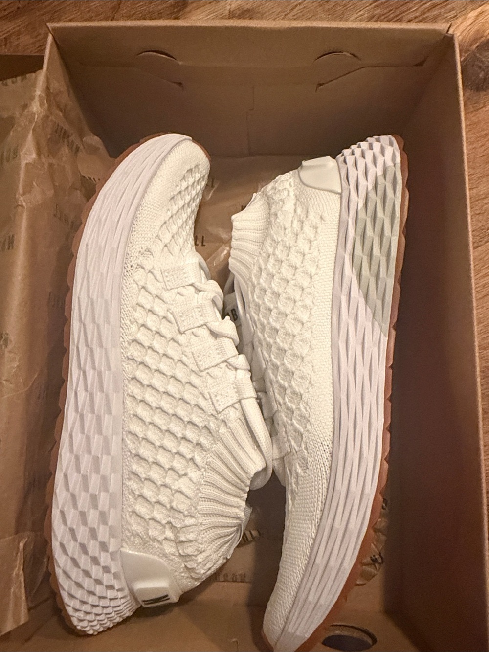 NOBULL unisex all day knit trainers with Gum Outsole; women 6.5 / men 5